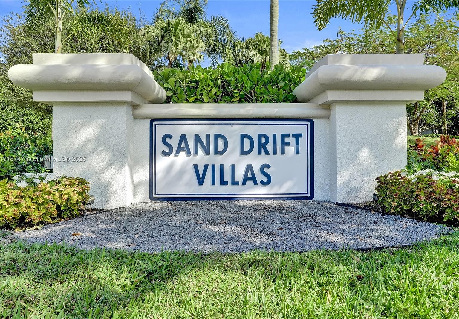 1140 Sand Drift Way APT B