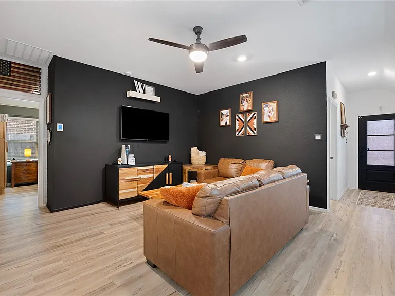 10417 Pineland Dr — Photo 7