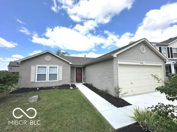 8220 Spring Wind Dr, Indianapolis, IN 46239