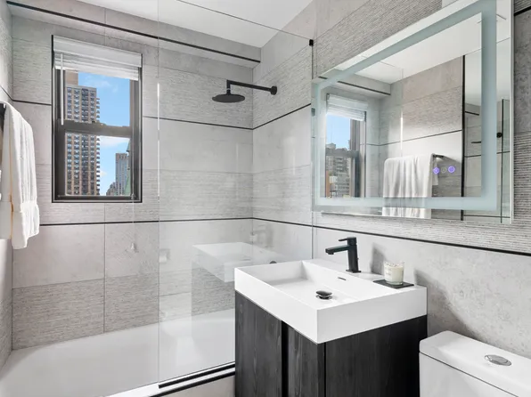 201 East 83rd Street image 10 of 17