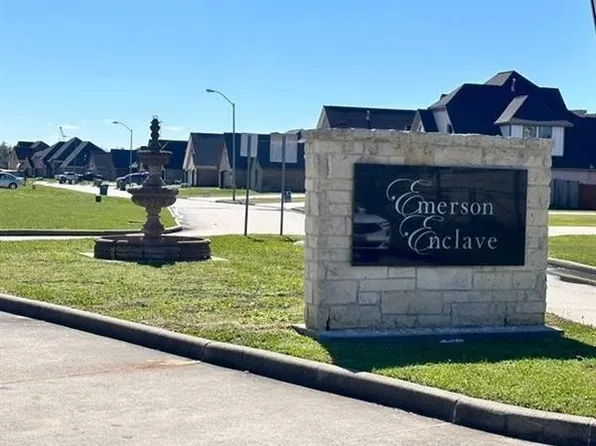 3210 Yasmine Dior St, Beaumont, TX 77705