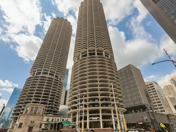 300 N State St APT 4326, Chicago, IL 60654