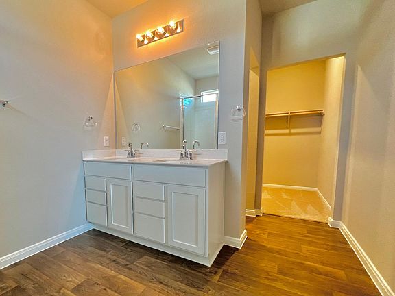 4th image of 169 Apache Plum Dr