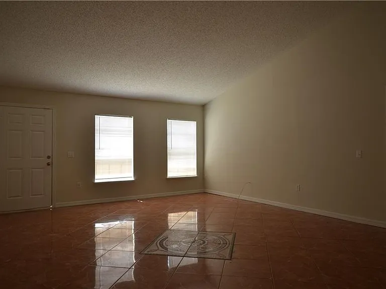 8846 104th Ave — Photo 2