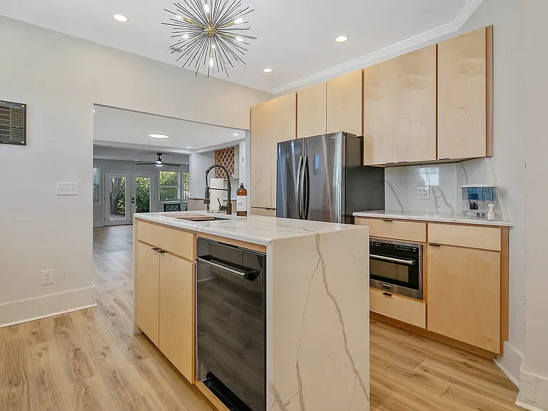 1208 Goodview Ave — Photo 41