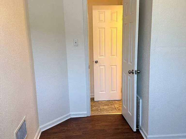 343 S 4th Ave — Photo 9