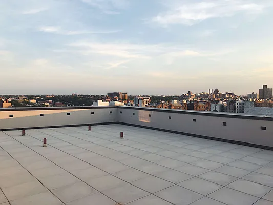 Rented by Manhattan Management LLC | media 19