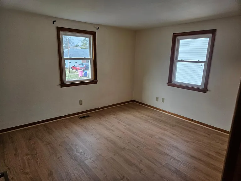 727 Dayton Ave — Photo 9
