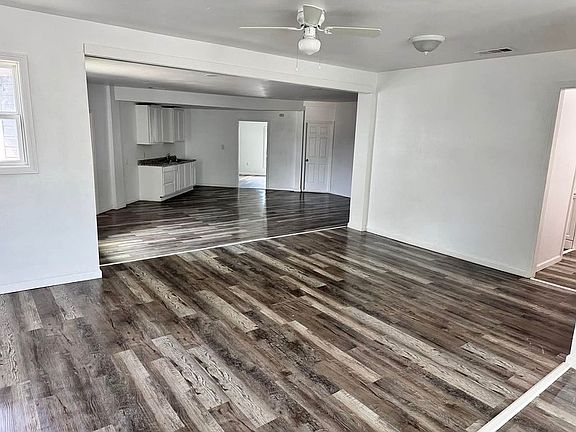 2nd image of 2829 Willard St