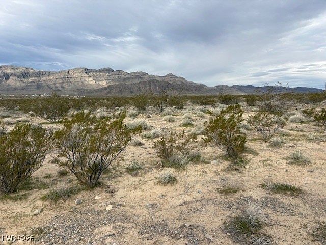 2nd image of 6860 N Blagg Rd