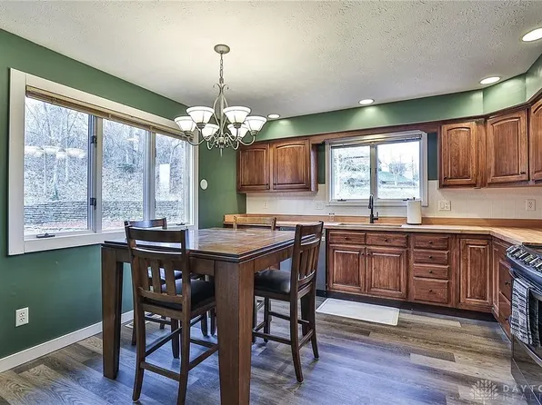 6881 Walnut Creek Ct, Dayton, OH 45459