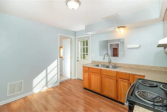 6077 Branch Hill Guinea Pike — Photo 7