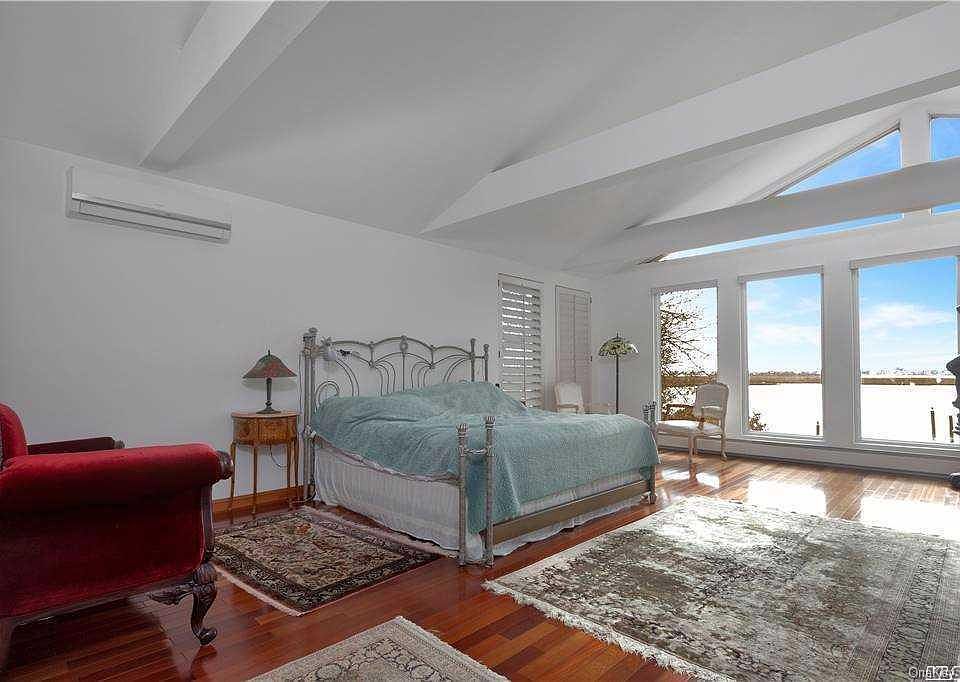 1st image of 57 Harbor View W