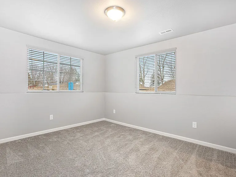 101 Mackenzie St — Photo 17