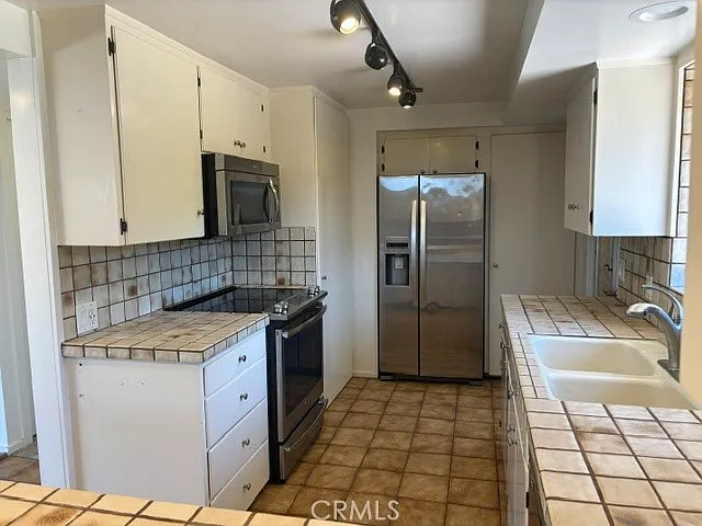 998 Oriole Dr — Photo 15