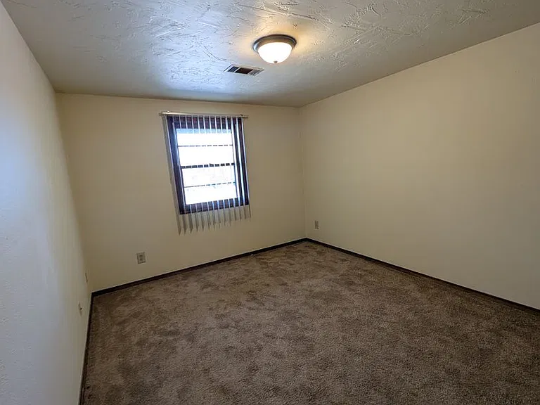 Pheasant Run Apartments — Photo 12