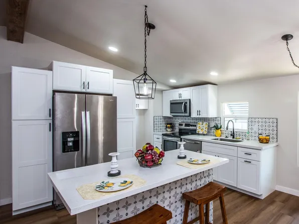 2233 E BEHREND Drive #110, Phoenix, AZ 85024