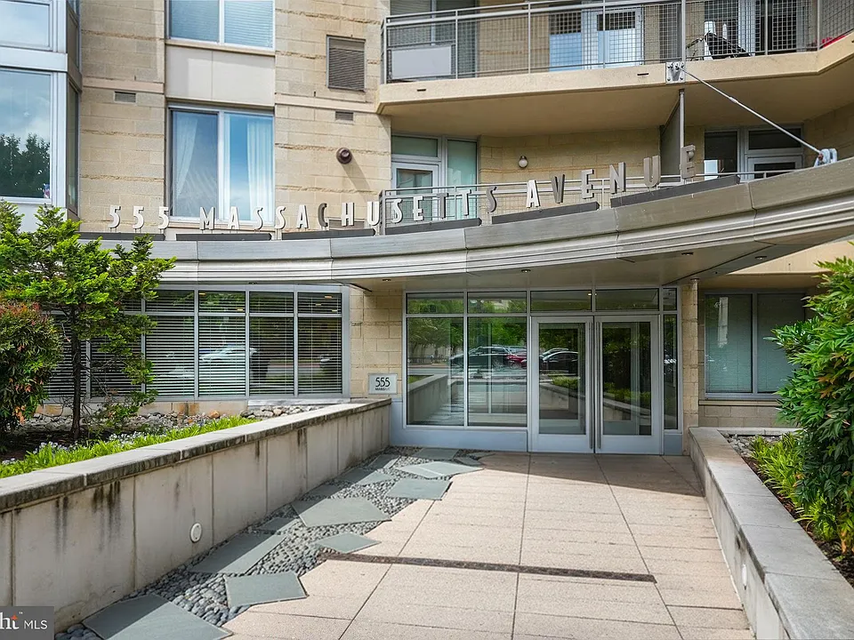 555 Massachusetts Ave NW #1019