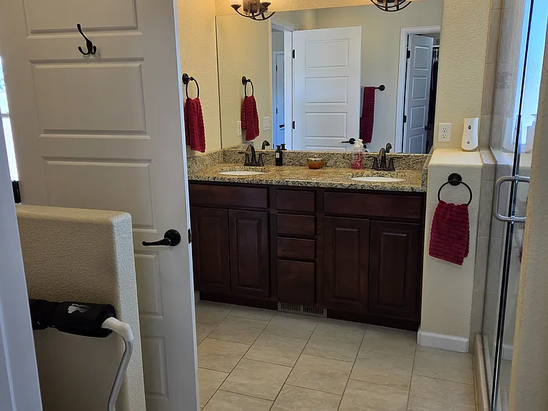 438 N Mitford Dr — Photo 12