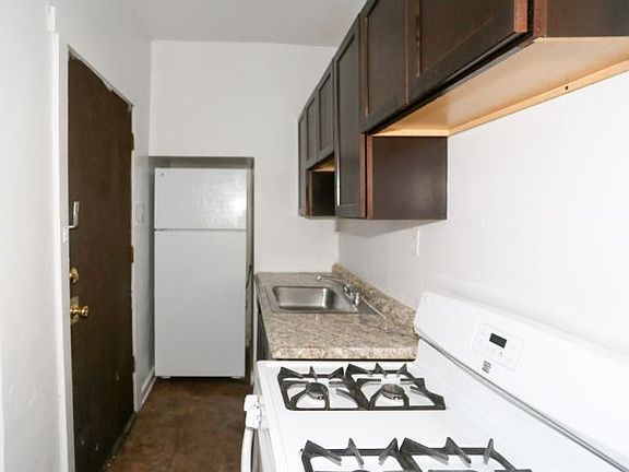 3rd image of 9315 W Sunnyside Ave #2E