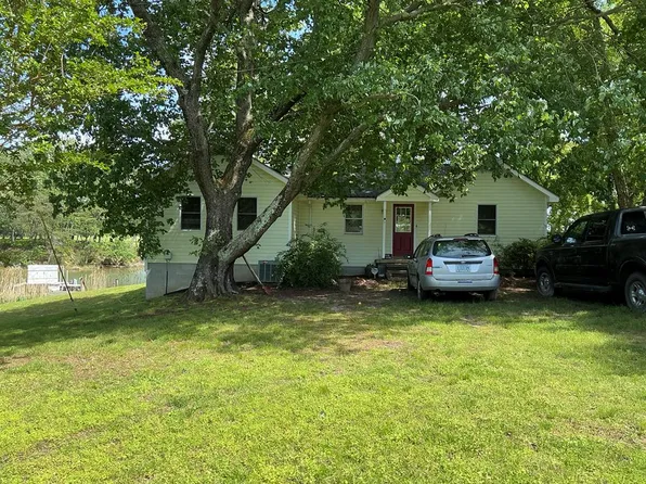 2884 Lake Rd, Lottsburg, VA 22511