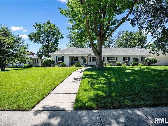2nd image of 3807 N Evergreen Ct