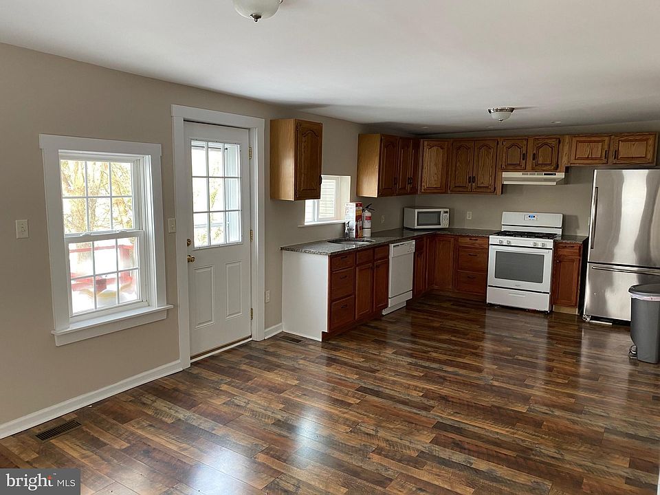 7274 Main St, Vincentown, NJ 08088 Zillow