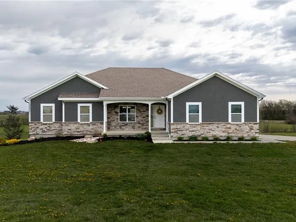 5033 SE Fox Run Rd, Lathrop, MO 64465