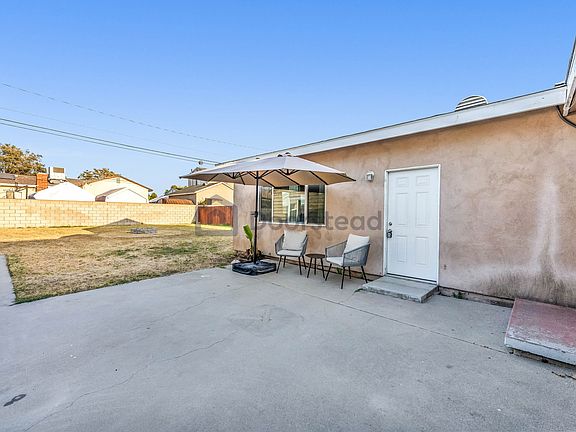 3rd image of 828 N Citrus Ave