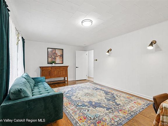 5th image of 98 Dellay Avenue