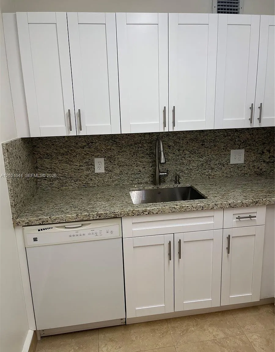 New Hampton At Century Vi — Photo 3