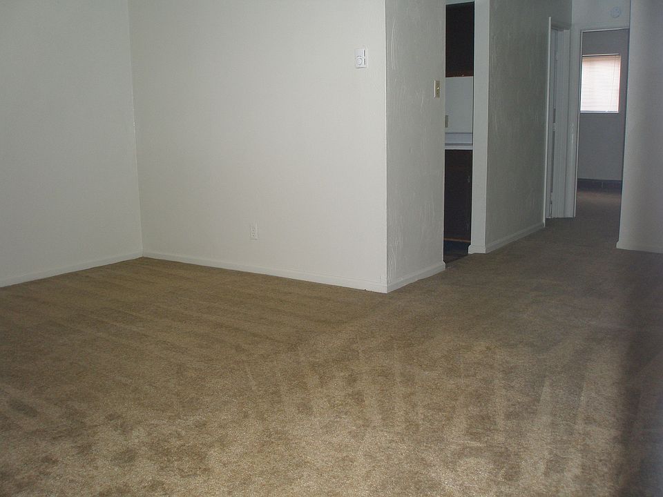 2nd image of 814 W Ocean View Ave