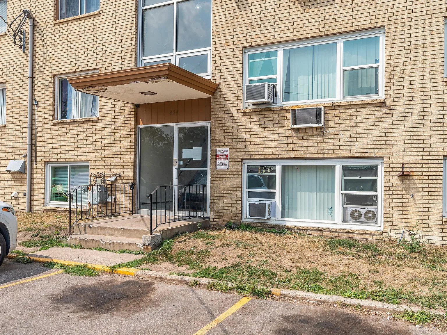 1 bed, 1.0 bath, $995 — Photo 4