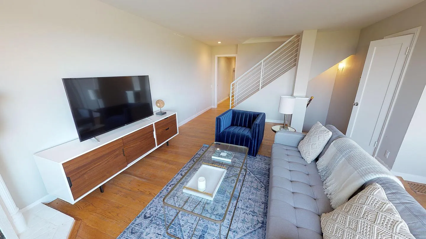 Private Bedroom in Gorgeous Noe Valley Home With Spectacular Views — Photo 4
