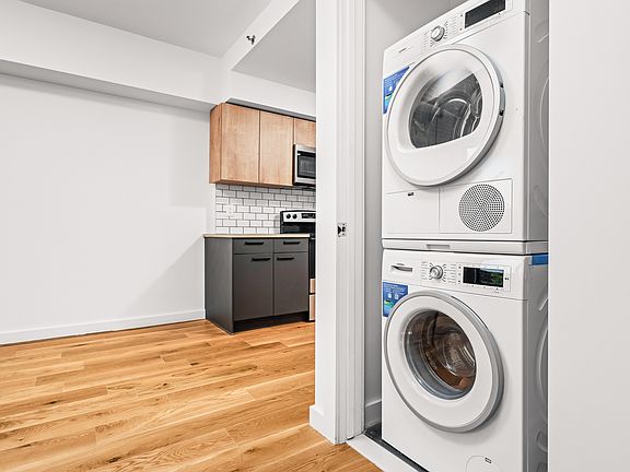 5th image of 336 E 112th St #610A