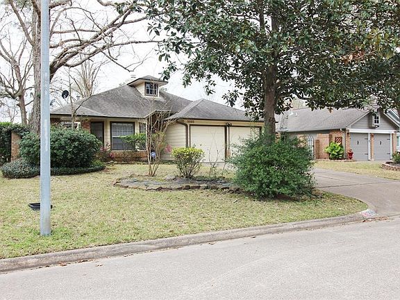 2nd image of 5023 Maple Brook Ln