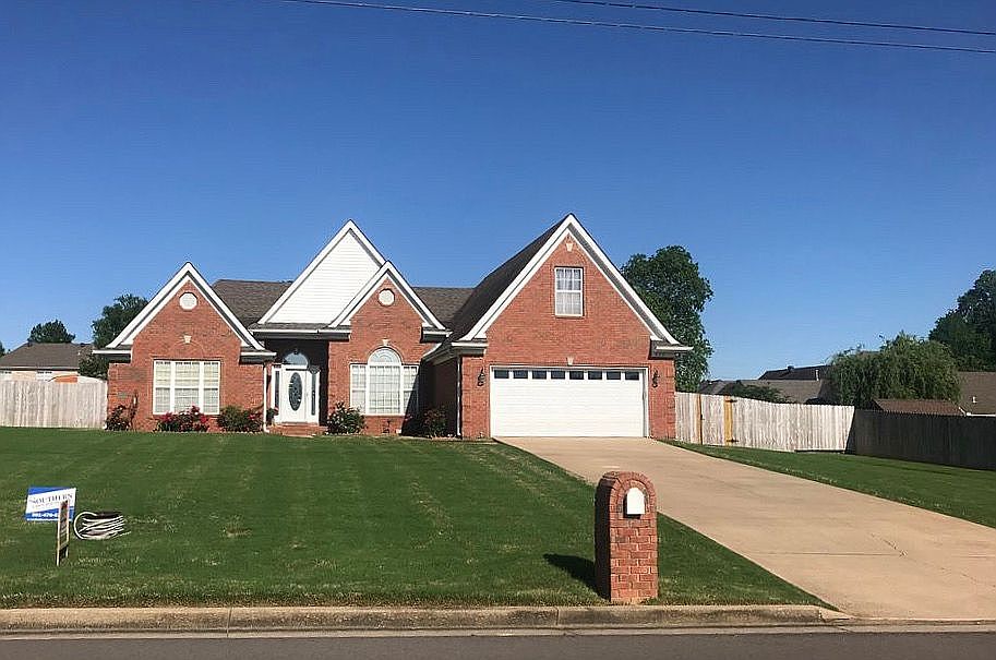 1st image of 422 Williamsburg Dr
