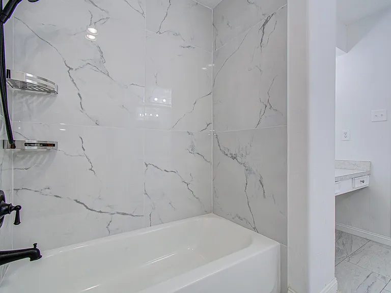 8820 Bissonnet St — Photo 17