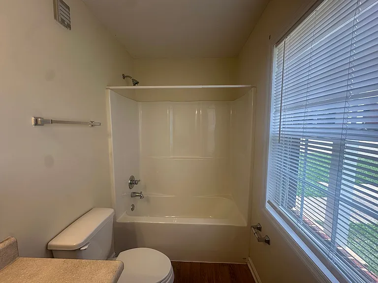 5320 Whisperwood Ct — Photo 10