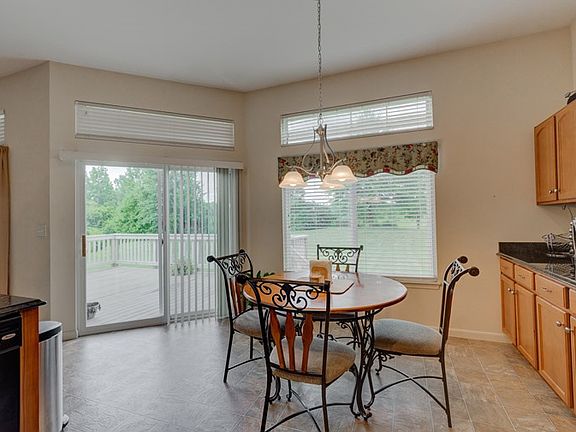 4th image of 11240 Stoneybrook Ct