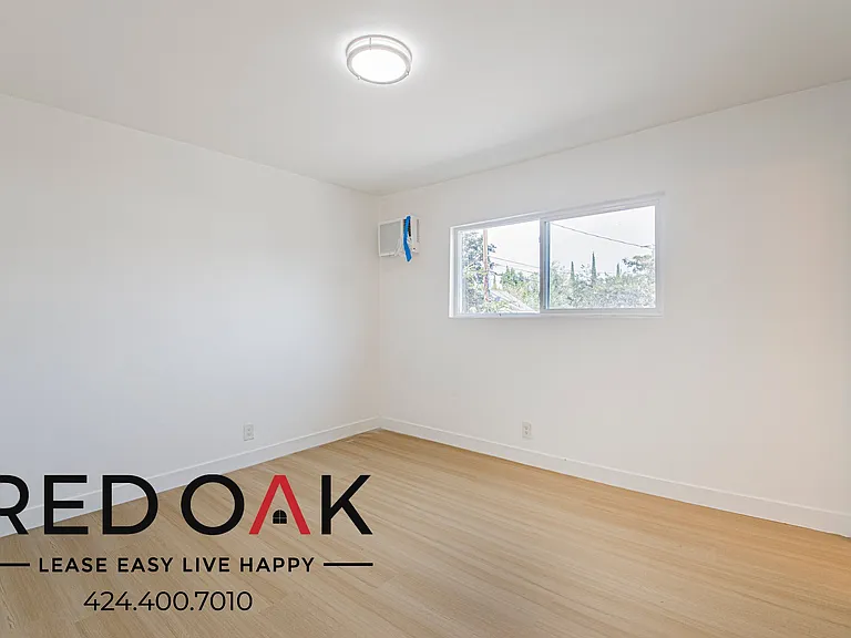 2177 W 25th St #10 — Photo 4