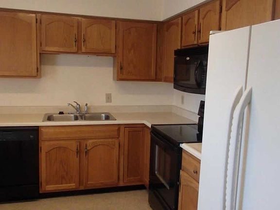 5th image of 375 Westridge Cir