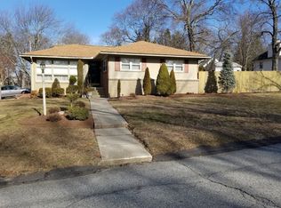 26 Fernbrook Dr #A-K, Cranston, RI 02920