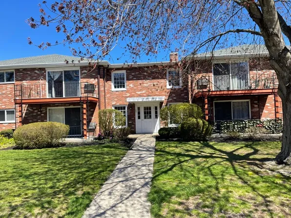 80 Fountain Ln APT 14, Weymouth, MA 02190