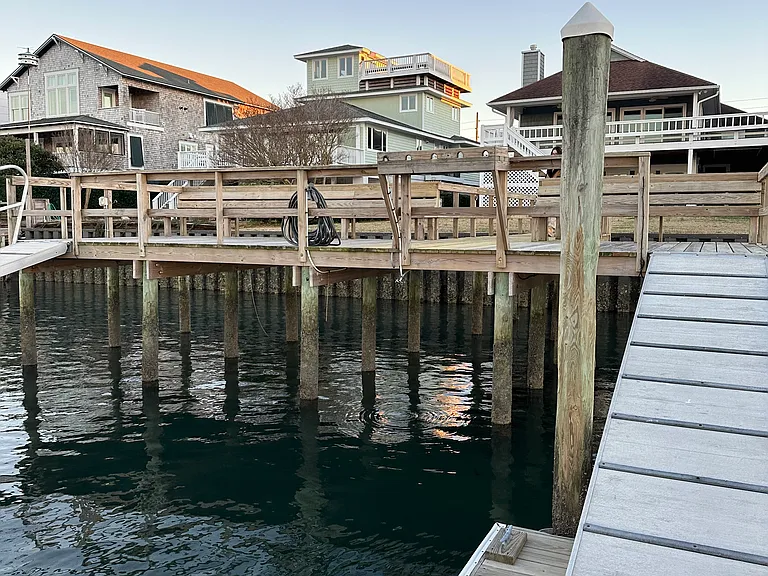 Pelican Dr — Photo 18