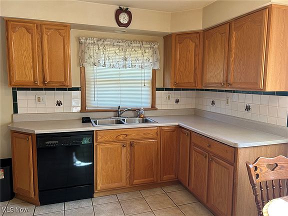 5th image of 146 Garfield Dr