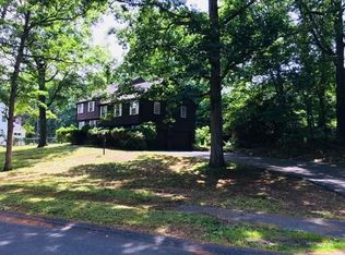 34 Stonehurst Rd, Needham, MA 02492