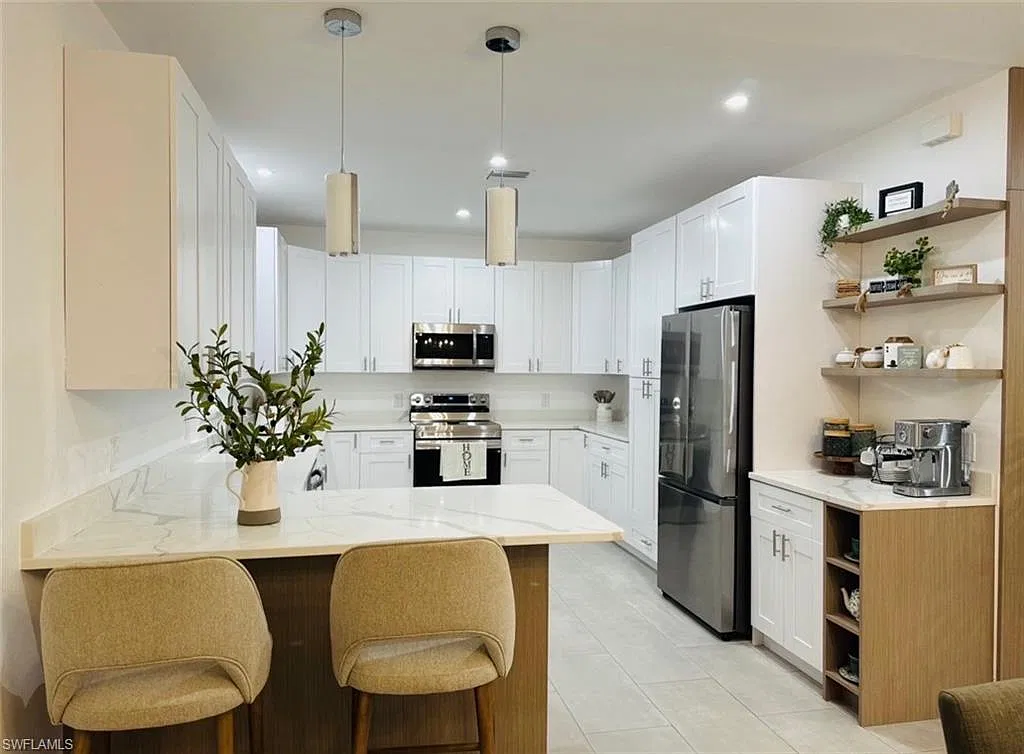 3 bed, 2.0 bath, 1800 sqft, $2,500 — Photo 3