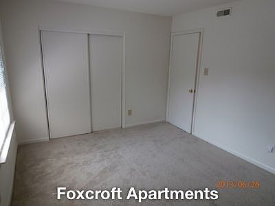 3rd image of 1005 Foxcroft Ln APT 1