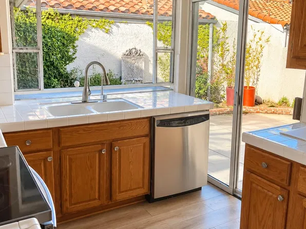 19519 Rinaldi St Unit 56, Porter Ranch, CA 91326